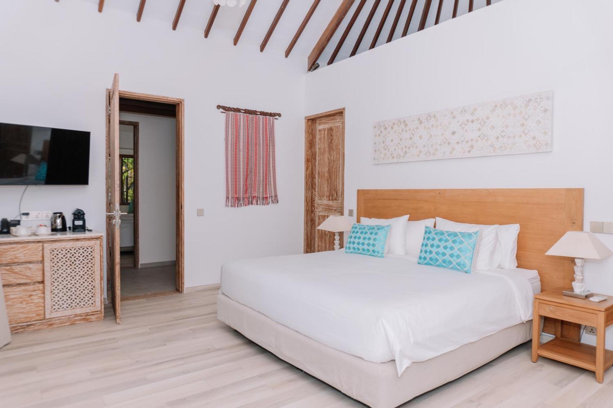 Eliana Resort And Spa Nembrala Exterior photo