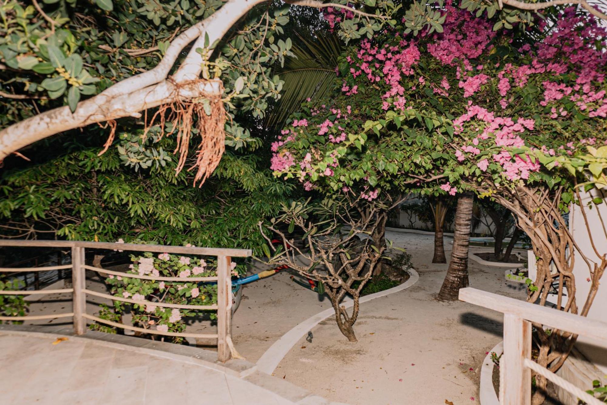 Eliana Resort And Spa Nembrala Exterior photo